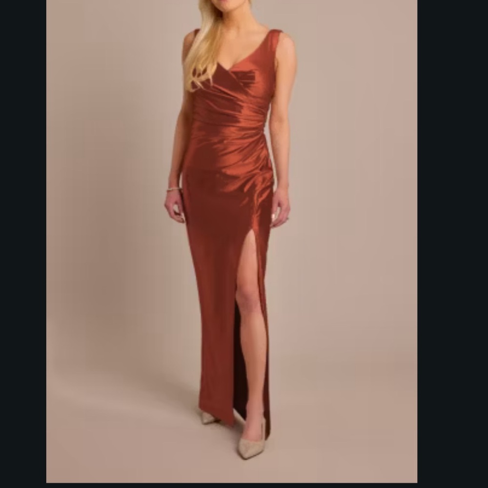 SCULPTING SATIN dress